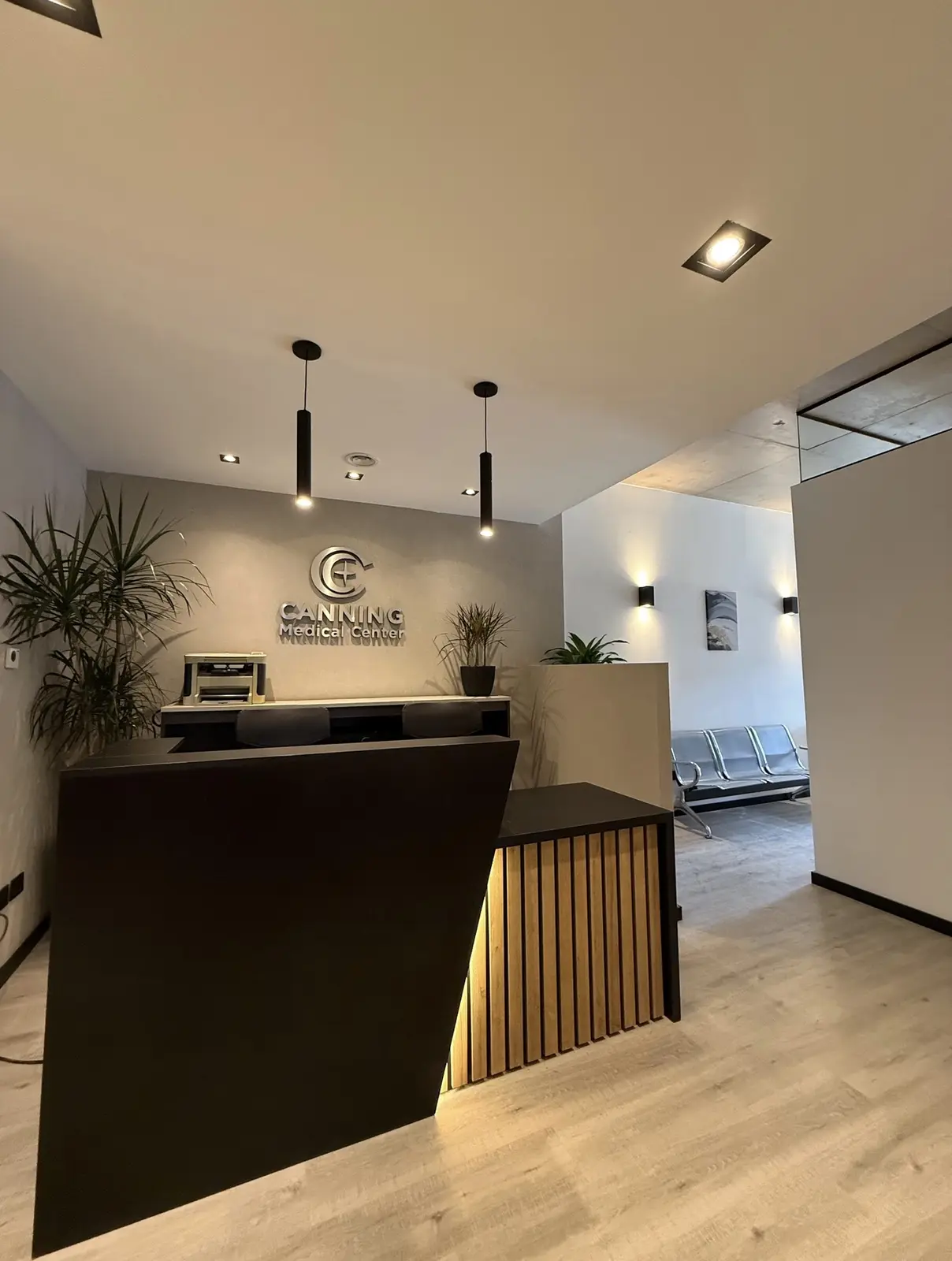 Recepción del nuevo consultorio en Canning Medical Center